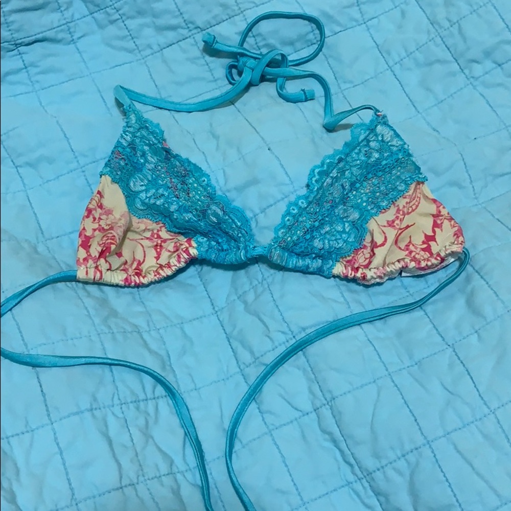 BEACH BUNNY BLUE LACE BIKINI TOP S